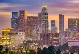 美高梅网页版-洛杉矶湖人训练开放日，转会期内部沟通引欢呼，NBA季后赛在即，年轻球员得到机会